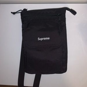 AUTHENTIC Supreme FW19 Shoulder Bag